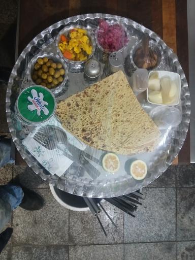 عکس رستوران مهرگان