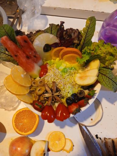 عکس رستوران اسفندیاری