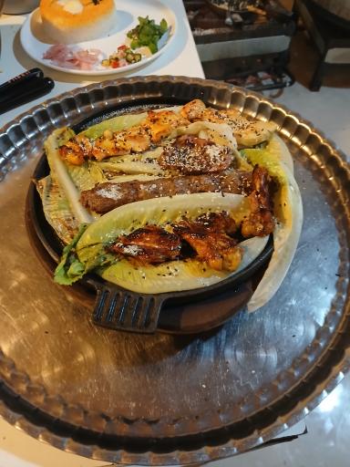 عکس رستوران اسفندیاری