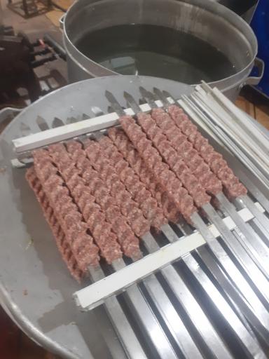 عکس رستوران اسفندیاری