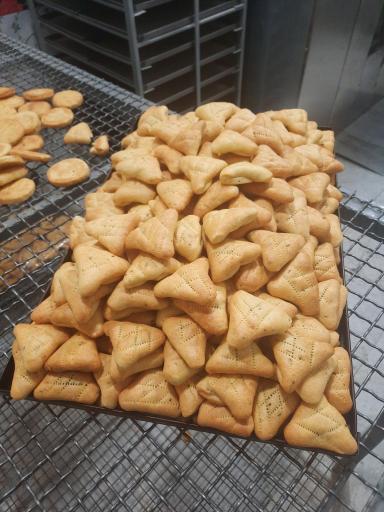 عکس کلوچه سنتی خرمایی تشریفات