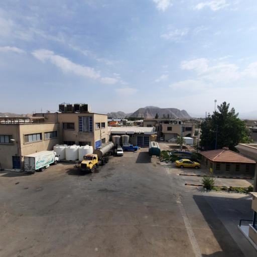 عکس کارخانه بستنی و لبنیات وینتر