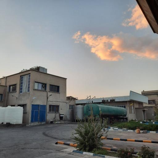 عکس کارخانه بستنی و لبنیات وینتر