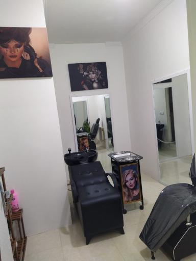 عکس آموزشگاه زیبایی دلربا