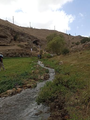عکس غار و آبشار ویلا دره