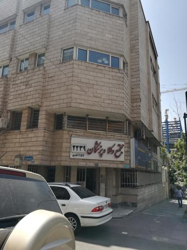 عکس دکتر ژاله بیوک جراح متخصص زنان زایمان