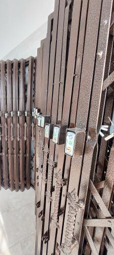 عکس درب آکاردئون و حفاظ شاخ گوزنی محبی