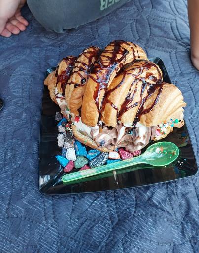 عکس آبمیوه و بستنی دایی غلام