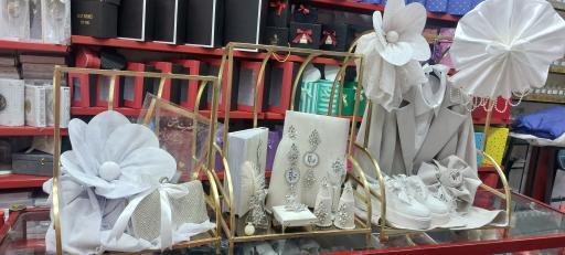 عکس فروشگاه کادویی و بله برون شایان