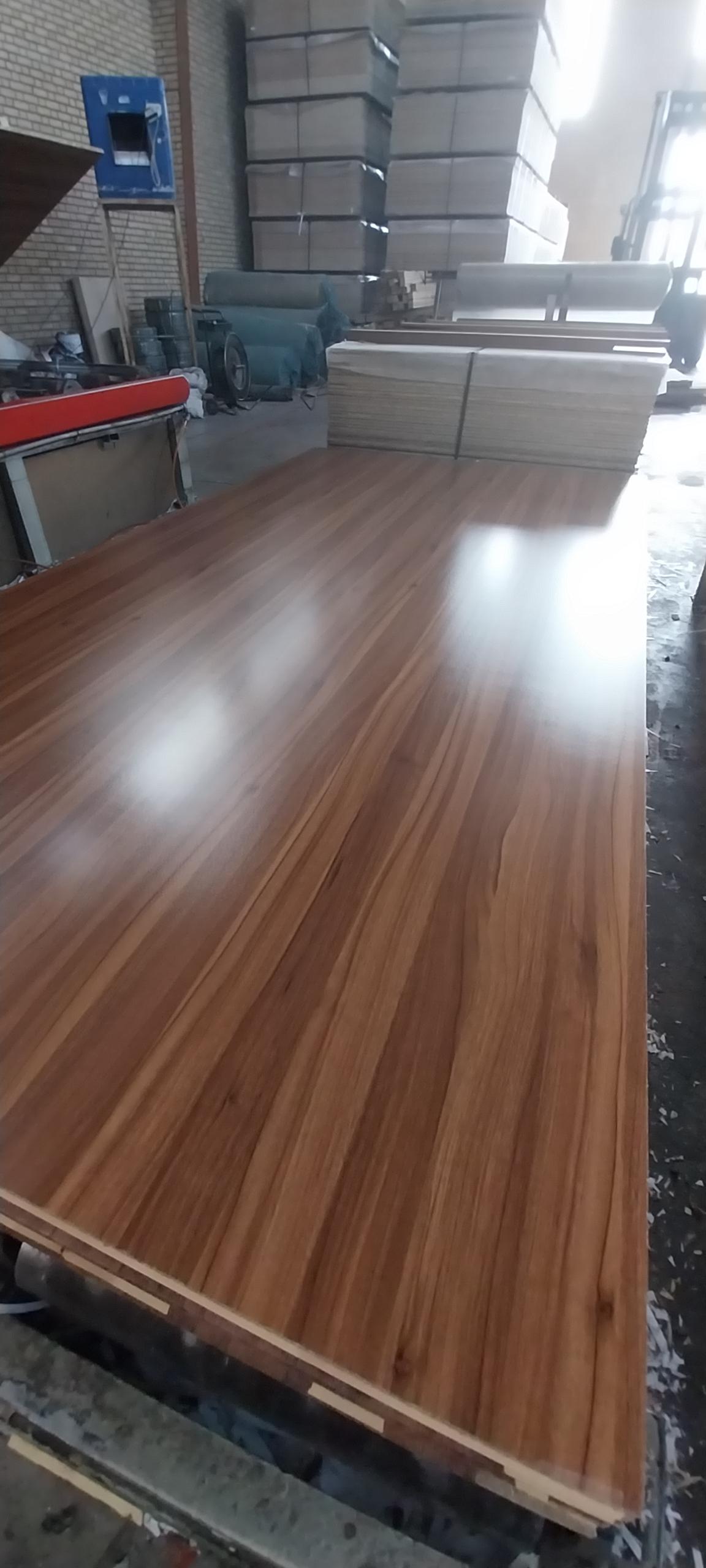 عکس انبار مرکزی درسا چوب آریان