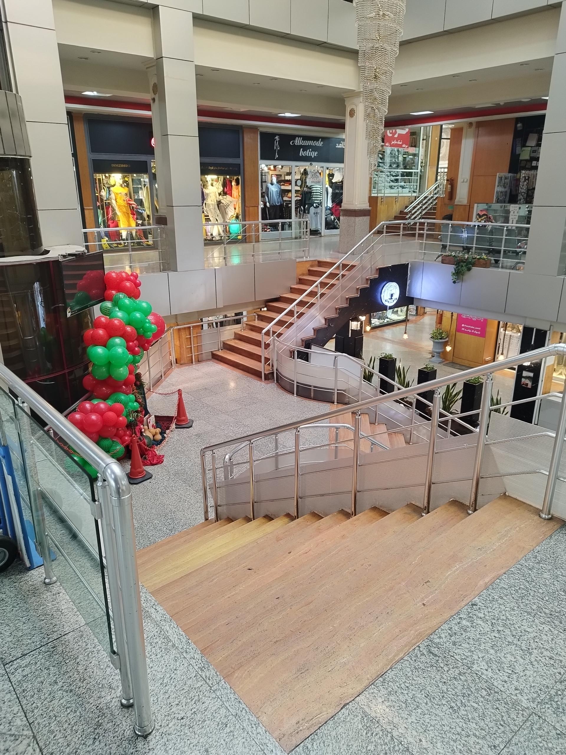 عکس مجتمع تجاری اداری پارسیان