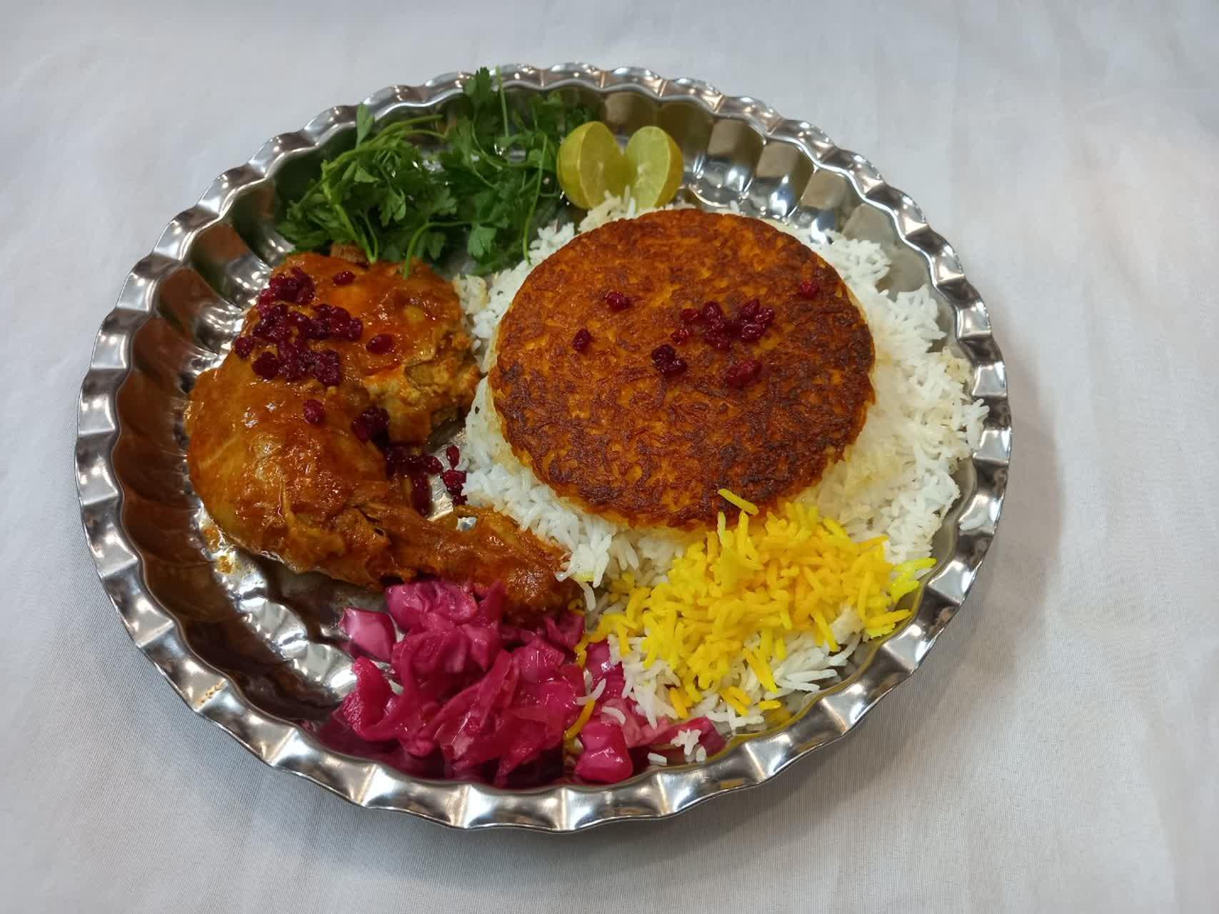 عکس تهیه غذای دنیای ته‌چین