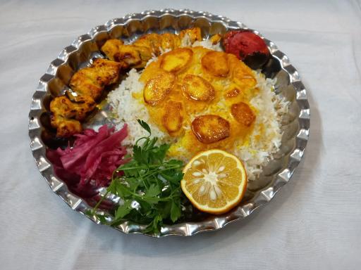 عکس تهیه غذای دنیای ته‌چین