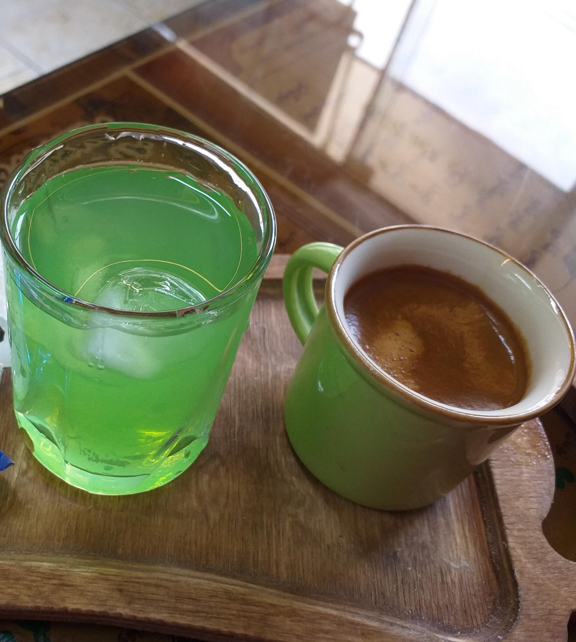 عکس کافه صبحانه و قهوه موسیو 