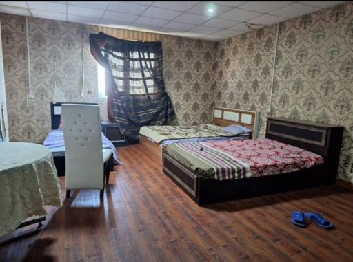 عکس هتل بزرگ باغ گیلاس