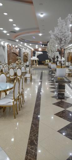 عکس هتل بزرگ باغ گیلاس