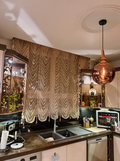 پرده سرای مجلل