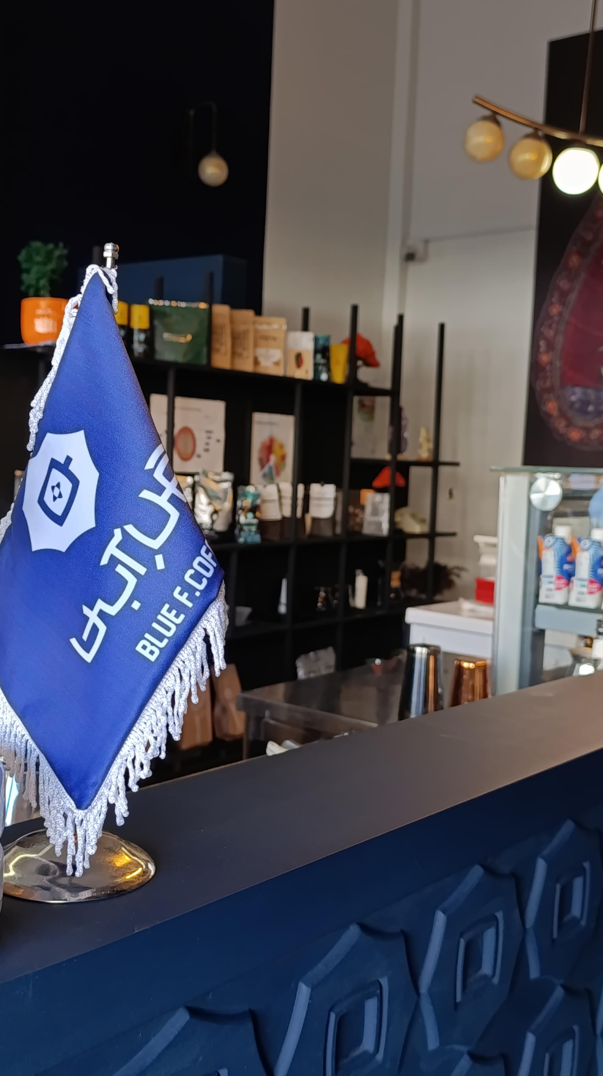 عکس کافه گل آبی