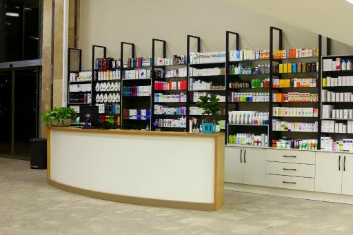 عکس داروخانه شبانه روزی دکتر اشرافی