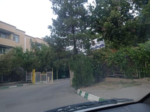 عکس نگهبانی ورودی غربی مجتمع ولیعصر