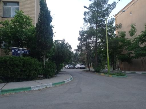 عکس نگهبانی ورودی غربی مجتمع ولیعصر