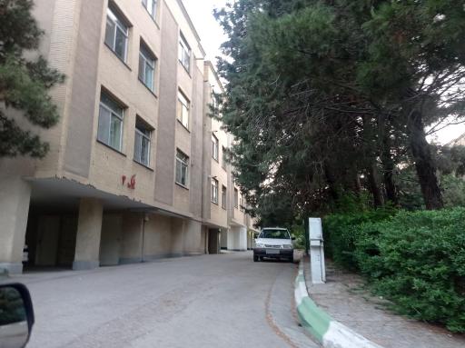 عکس نگهبانی ورودی غربی مجتمع ولیعصر