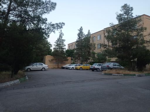 عکس نگهبانی ورودی غربی مجتمع ولیعصر