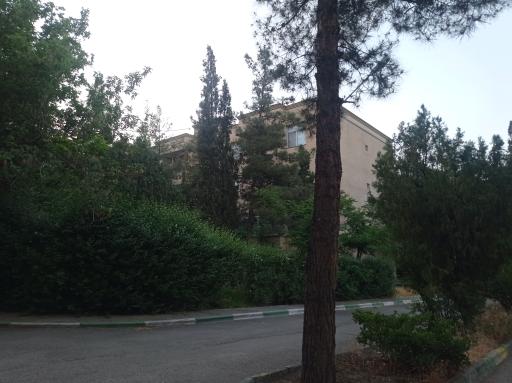 عکس نگهبانی ورودی غربی مجتمع ولیعصر