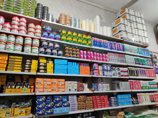 عکس به چسب شرق