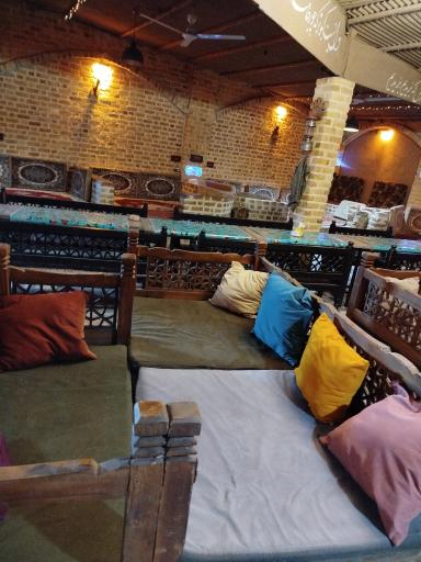 سرای سنتی شب چراغ