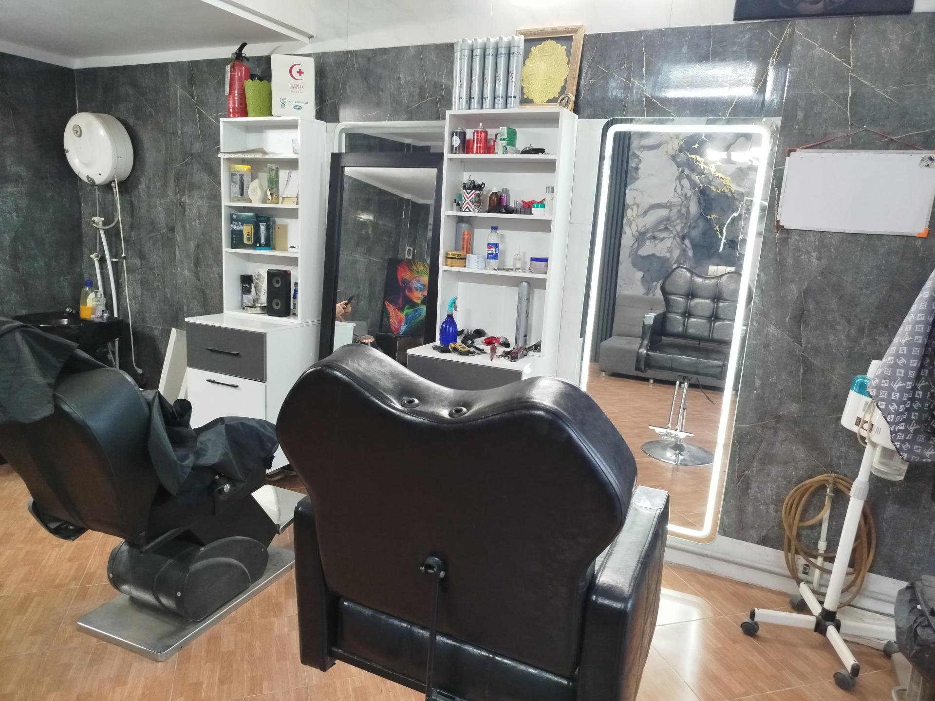 عکس آرایشگاه مردانه پیکاسو 