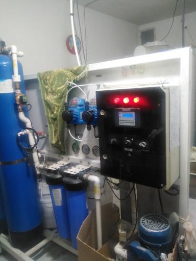 عکس فروش آب تصفیه شده