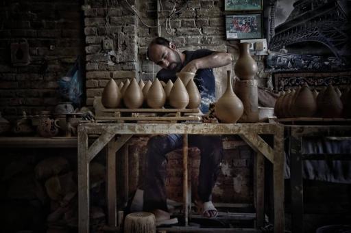 عکس کارگاه سفالگری علی قربانی