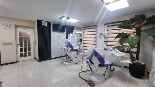 عکس کلینیک دندانپزشکی دکتر سیاوش آمای 