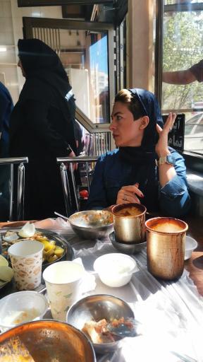 غذا خوری ولیعصر آبگوشت کباب