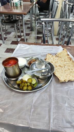 عکس غذا خوری ولیعصر آبگوشت کباب