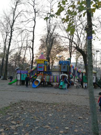 عکس زمین بازی کودکان 