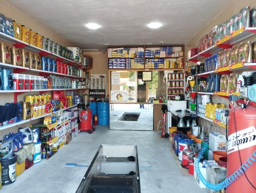 عکس تعویض روغن احمدی