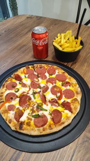 عکس کافه فست فود هشت