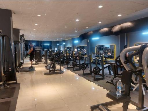 عکس باشگاه بدنسازی آفرینش 