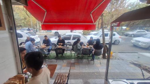 عکس کافه صبحانه جنگل