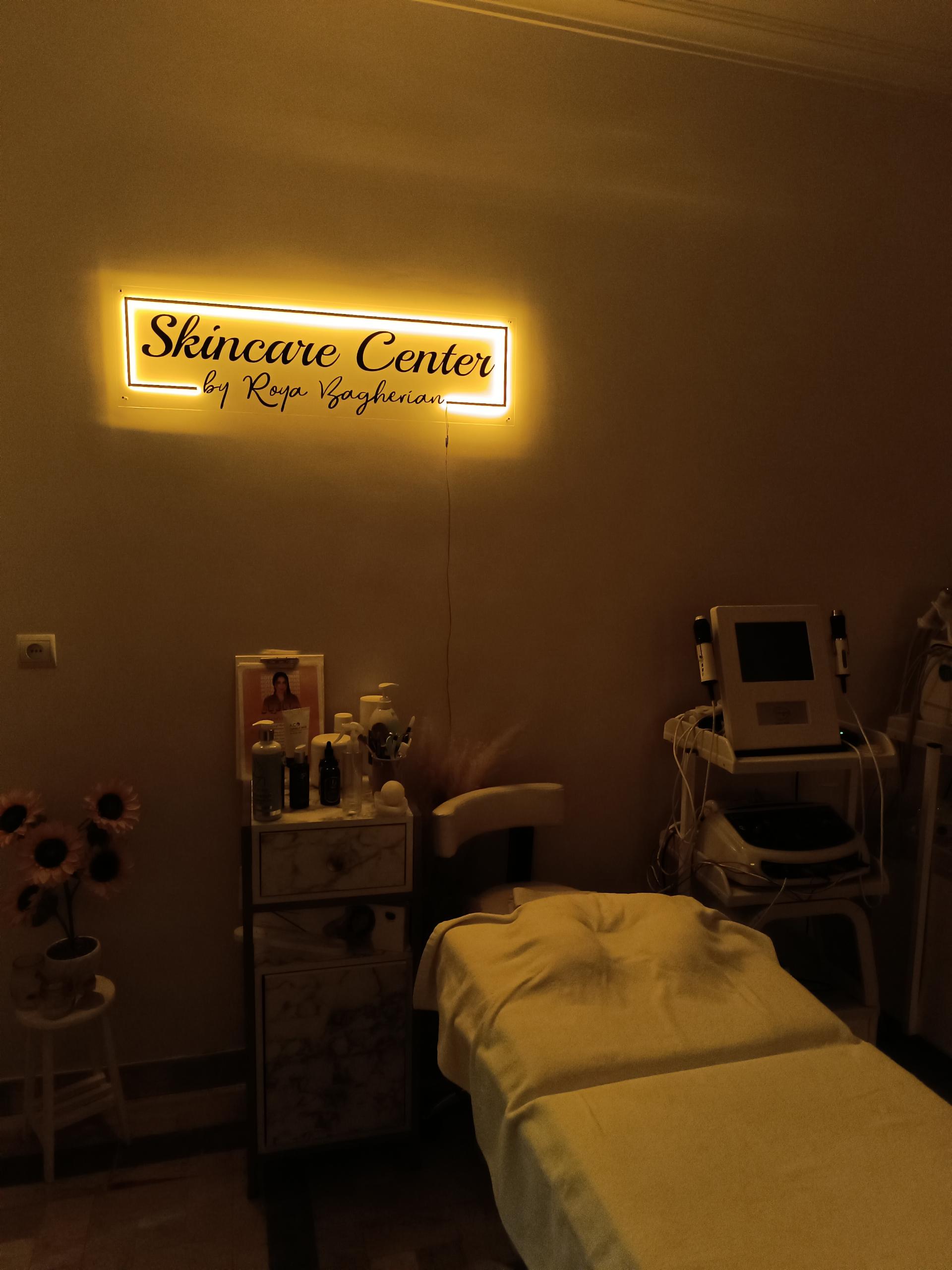 عکس کارشناس پاکسازی پوست و فیشال ( رویا باقریان )