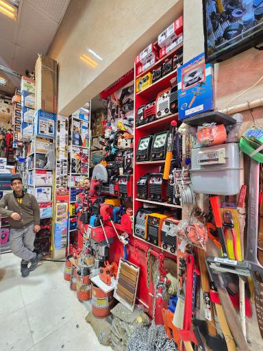 رنگ و ابزار حمزه هاشمی