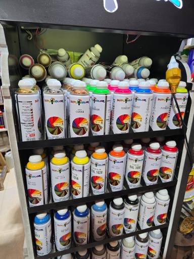 رنگ و ابزار حمزه هاشمی