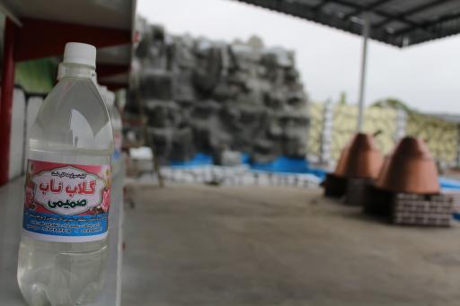 عکس کارگاه گلاب گیری و عرقیات سنتی صمیمی