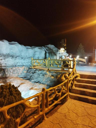 عکس غار رستوران مارت