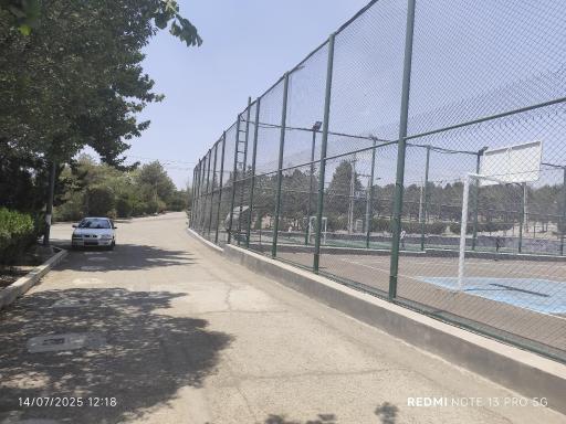 عکس بوستان جنگی جهان نما زمین فوتسال