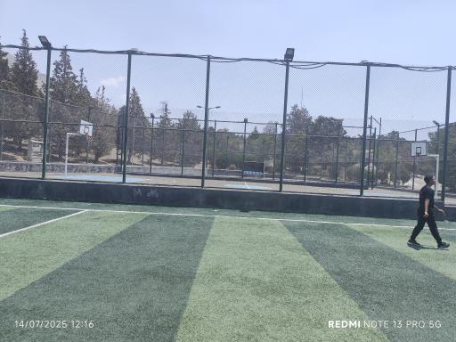 عکس بوستان جنگی جهان نما زمین فوتسال