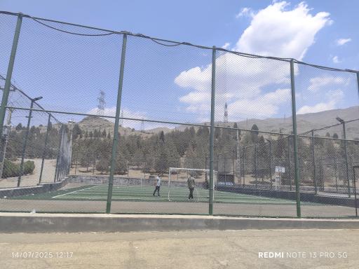 عکس بوستان جنگی جهان نما زمین فوتسال