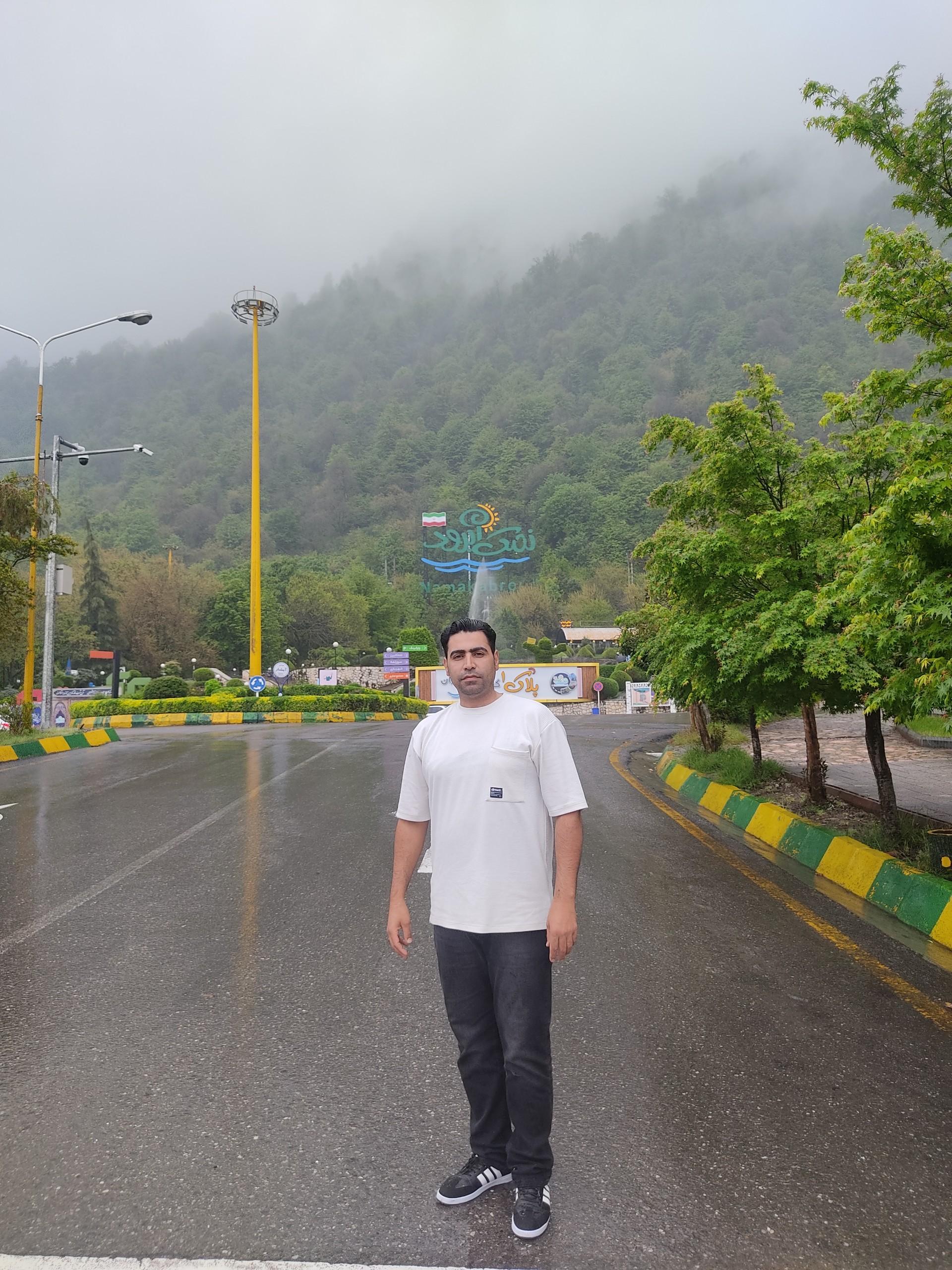 عکس پارکینگ همگانی مجموعه توریستی نمک آبرود